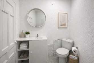 Retail in Hoyo de Manzanares, Madrid for lease Interior Photo- Image 2 of 4