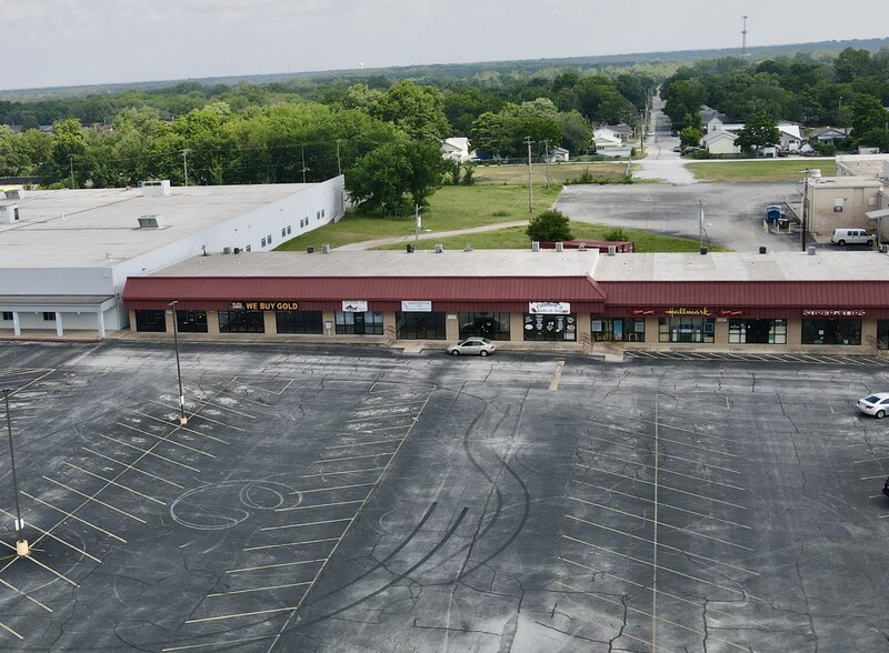 1651 W 7th St, Joplin, MO for lease - Building Photo - Image 2 of 7