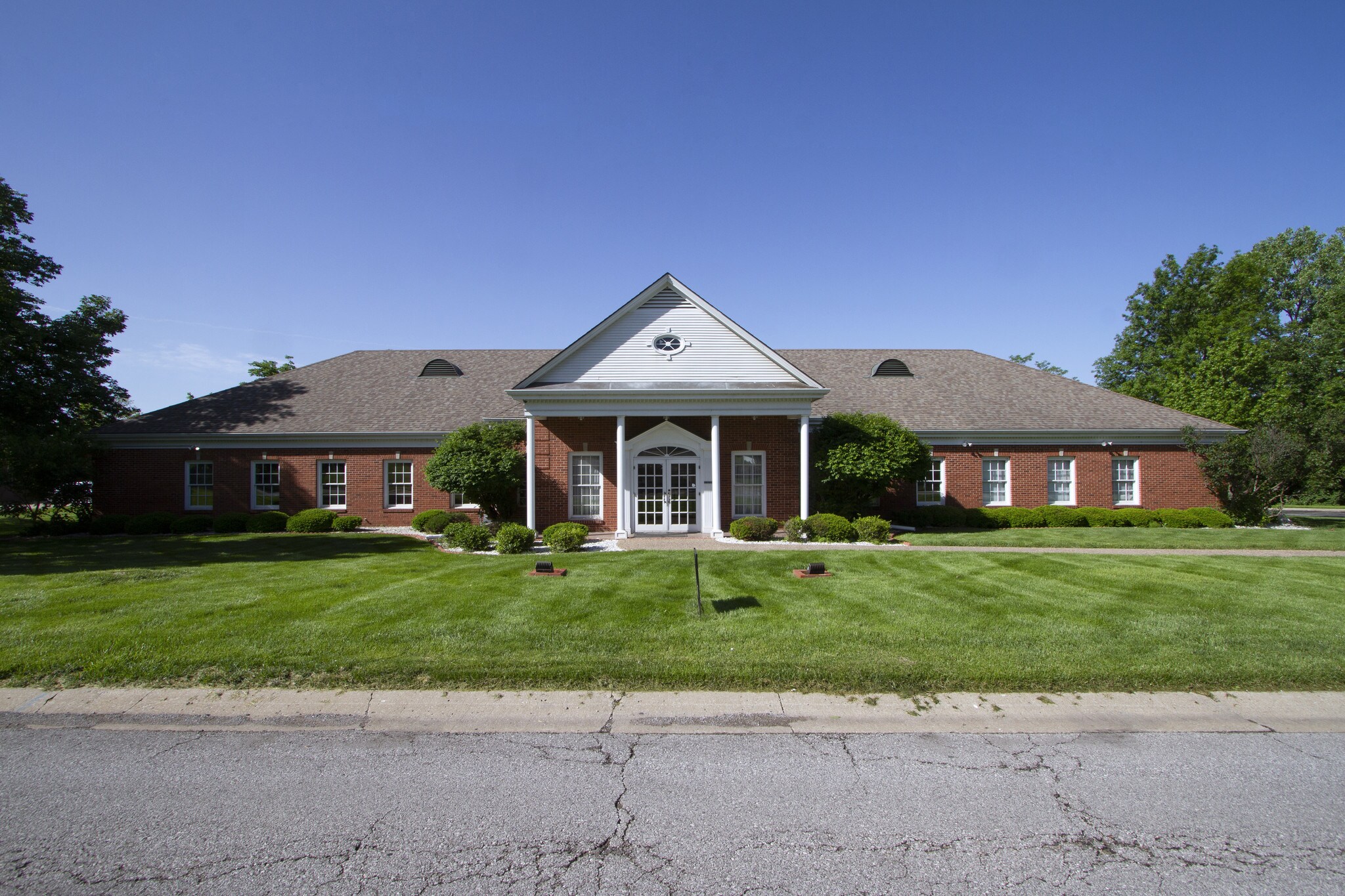 14701 E 42nd St, Independence, MO for sale Primary Photo- Image 1 of 1