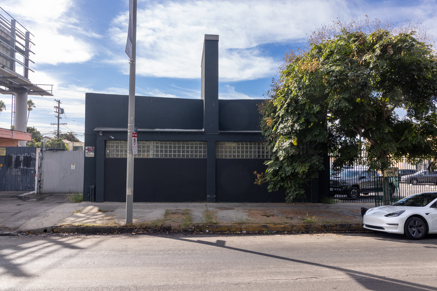 5200 W Washington Blvd, Los Angeles, CA for lease - Building Photo - Image 1 of 39