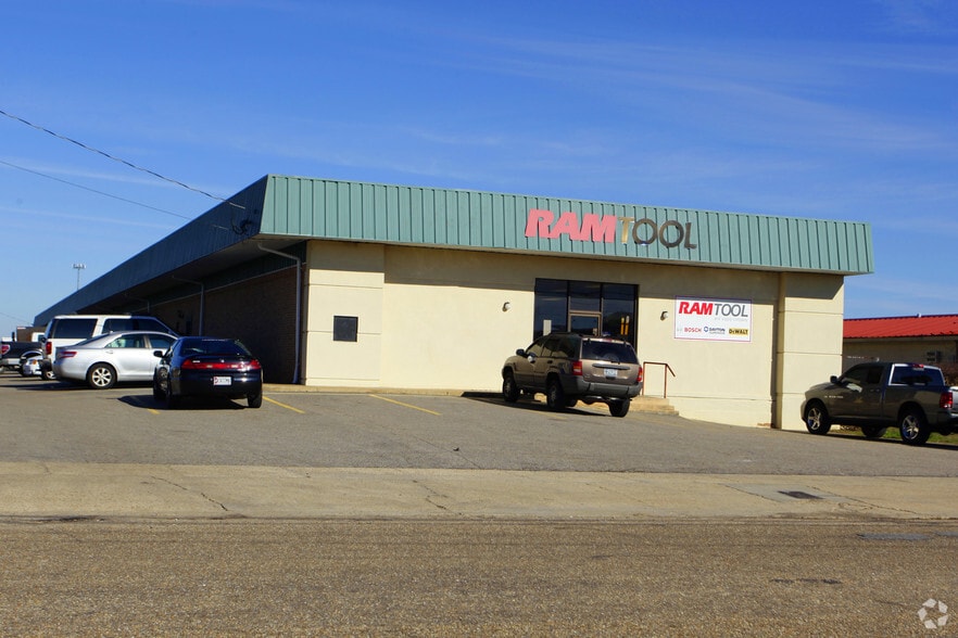 541 Oliver Rd, Montgomery, AL for lease - Building Photo - Image 3 of 6