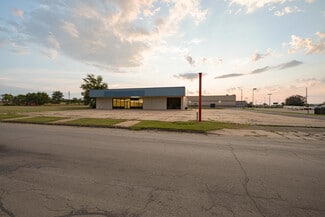 More details for 901 Lewark St, Coffeyville, KS - Retail for Sale