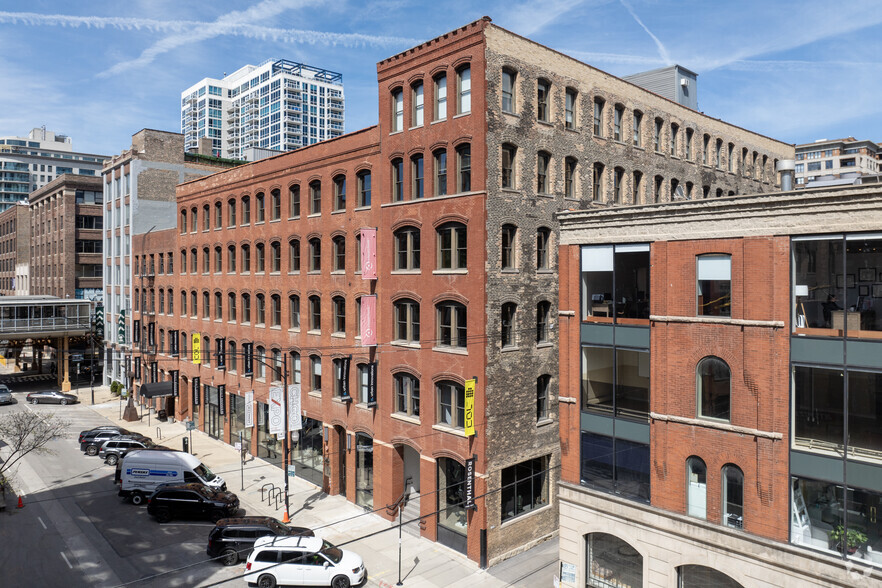 212 W Superior St, Chicago, IL for lease - Primary Photo - Image 1 of 6