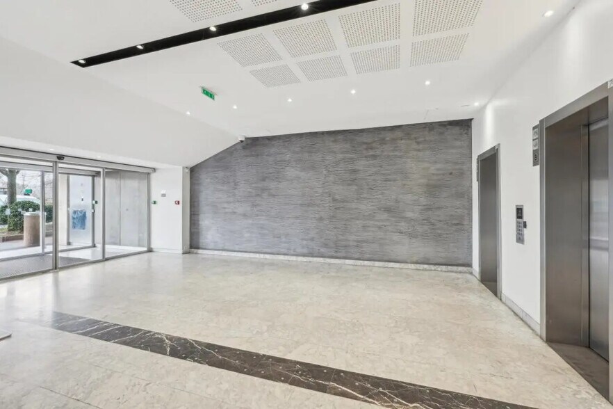 4 Avenue Laurent Cély, Asnières-sur-Seine for sale - Building Photo - Image 3 of 12