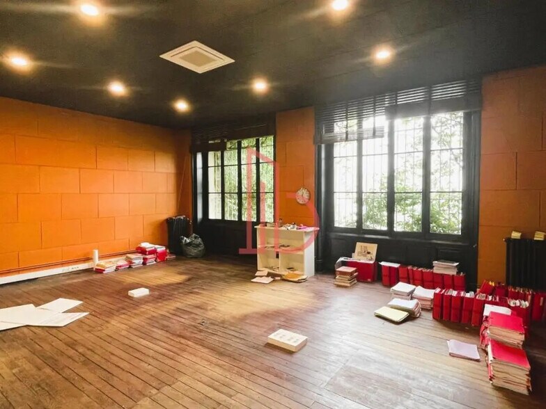 Office in Bordeaux for sale - Interior Photo - Image 3 of 3