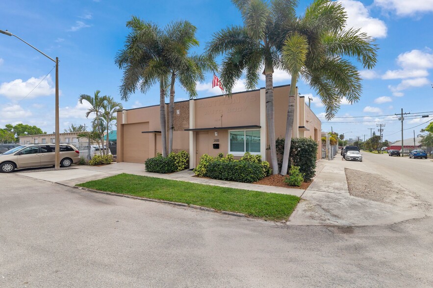 1420 Forsythe Rd, West Palm Beach, FL for sale - Building Photo - Image 2 of 19