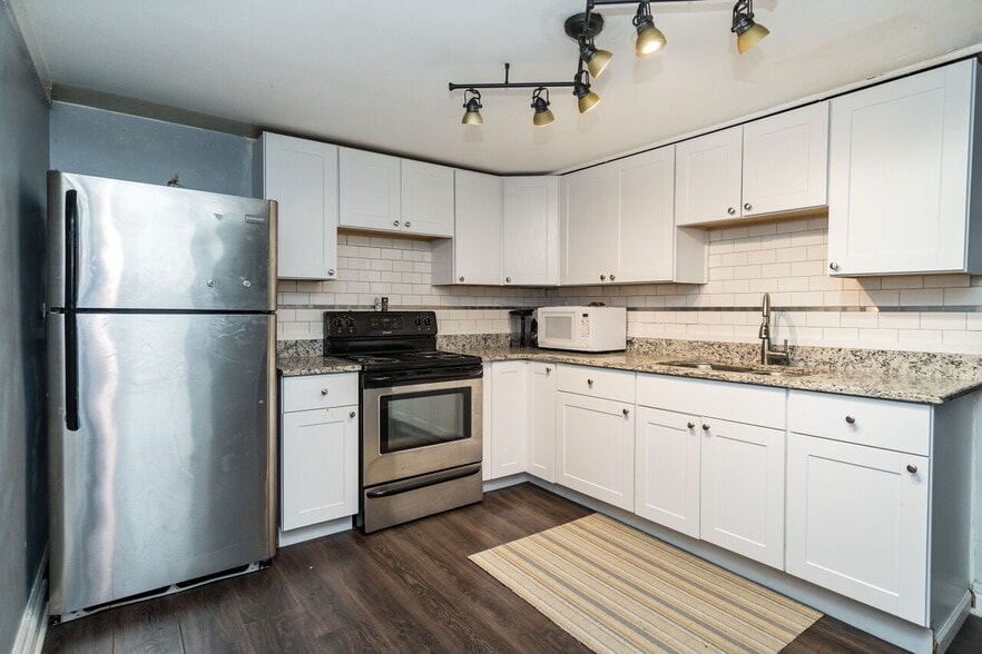 2404-2410 1/2 Van Dyke Ave, Raleigh, NC for sale - Building Photo - Image 3 of 10