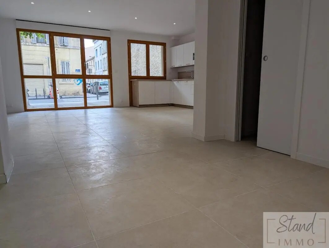 Office in Marseille for sale Building Photo- Image 1 of 6