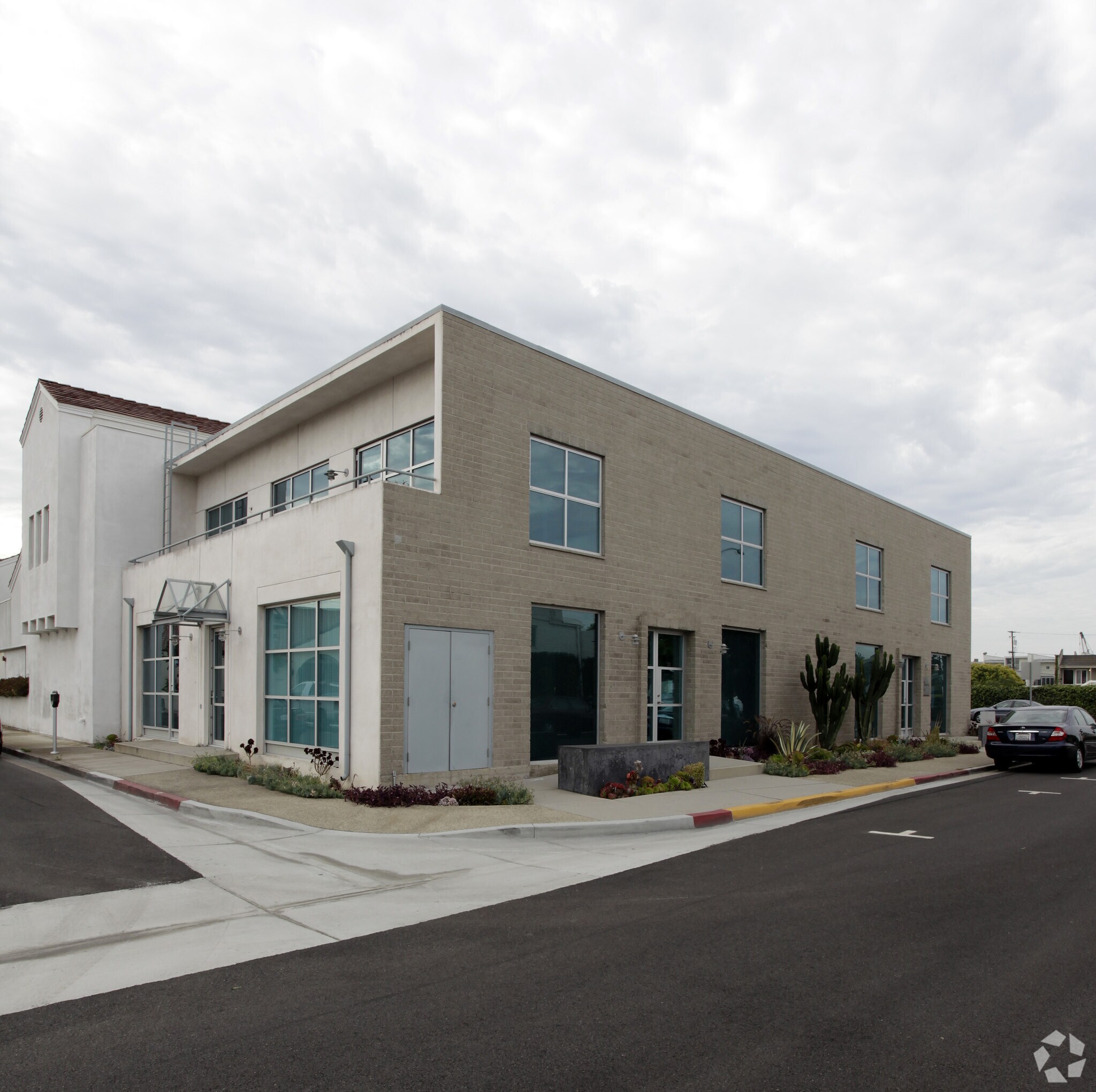 503 32nd St, Newport Beach, CA 92663 Office for Lease
