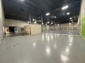 648 Griffith Rd, Charlotte, NC for lease Interior Photo- Image 2 of 7