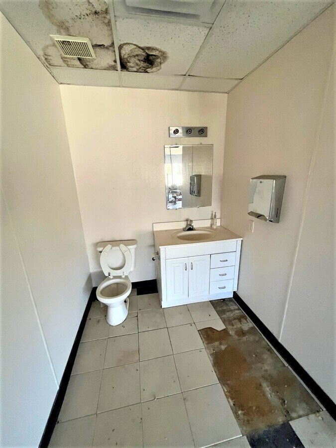 394 Houston Dr, Maud, TX 75567