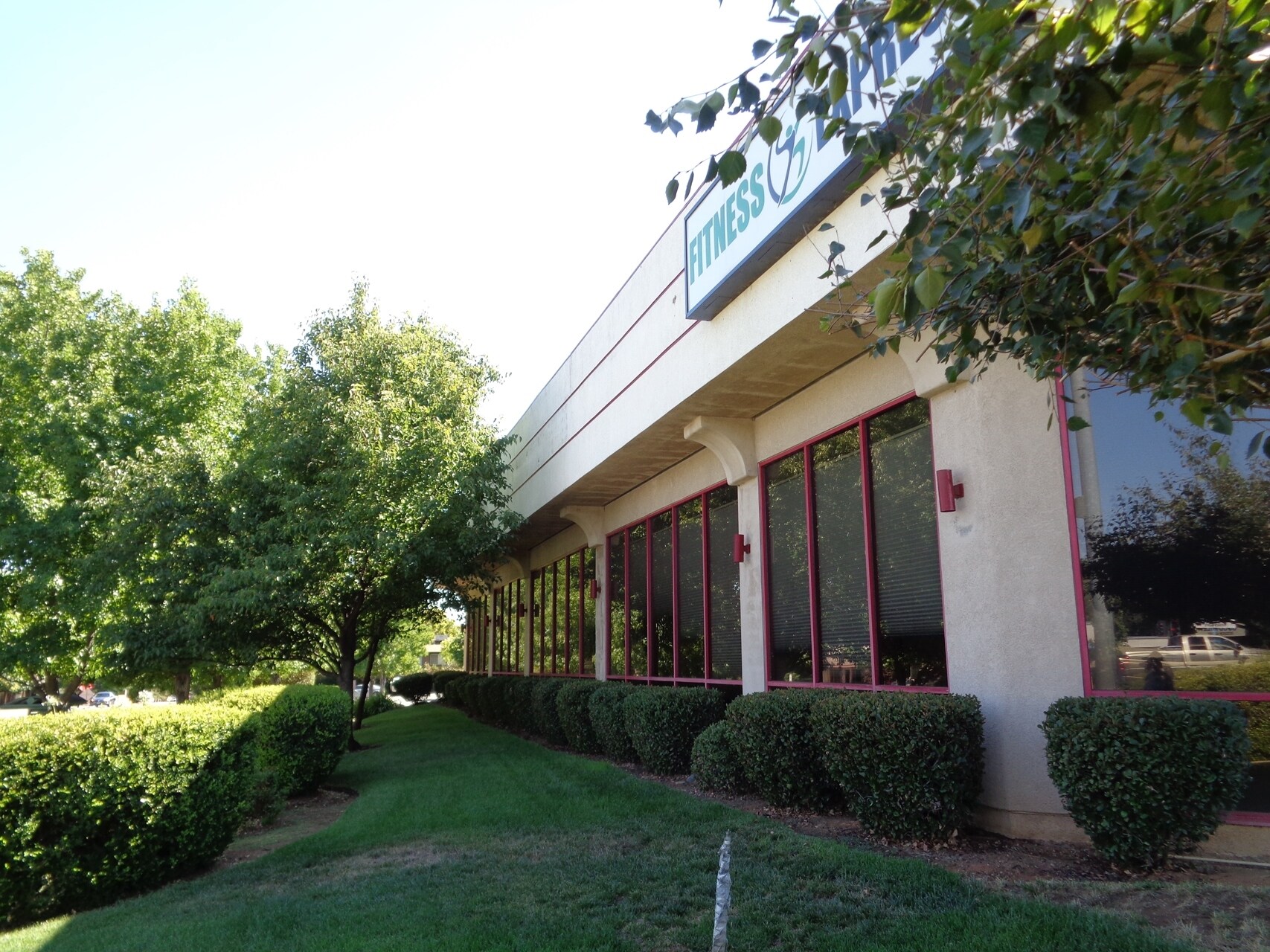 1671 Hartnell Ave, Redding, CA for sale Primary Photo- Image 1 of 1