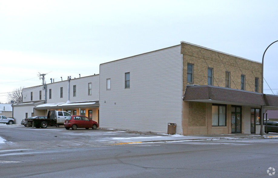 183 Main Ave, Winsted, MN for lease - Building Photo - Image 2 of 3