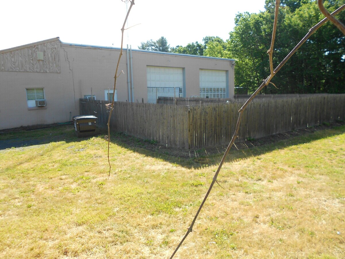 87 Ramah Cir S, Agawam, MA 01001