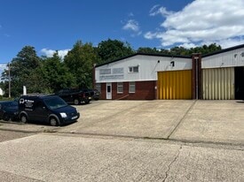 Unit 1 Gillmans Industrial Estate, Natts Ln, Billingshurst WSX - Warehouse