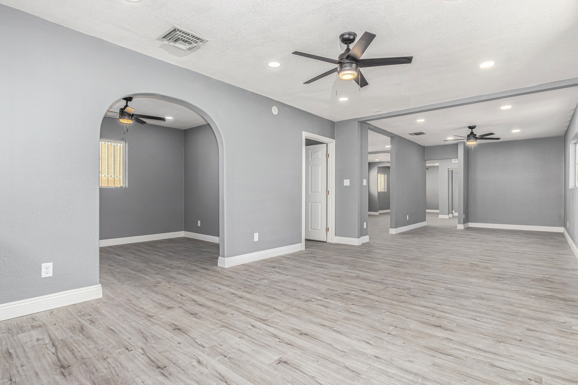 1800 Lewis Ave, Las Vegas, NV for sale Interior Photo- Image 1 of 41