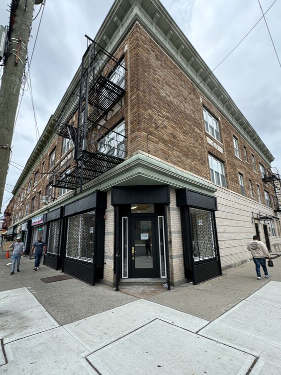 388 Communipaw Ave, Jersey City, NJ for lease Building Photo- Image 1 of 3