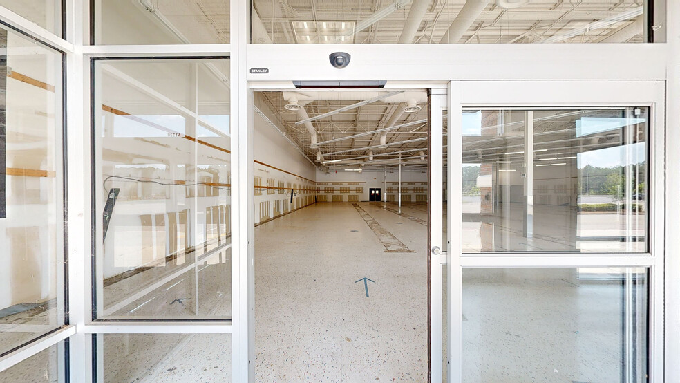 61101-61125 Airport Rd, Slidell, LA for lease - Matterport 3D Scan - Image 3 of 21