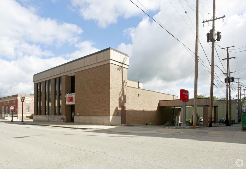 114 Commercial St, Dowagiac, MI for lease - Primary Photo - Image 1 of 2