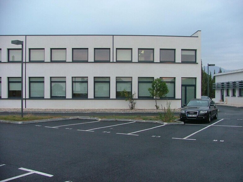 Office in Cagnes-sur-Mer for lease - Building Photo - Image 3 of 5