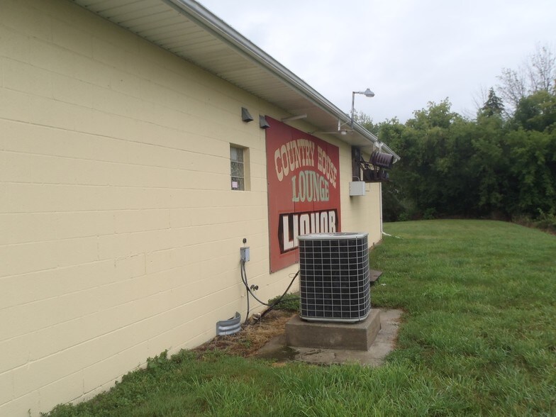 106 E Grove St, Kawkawlin, MI 48631