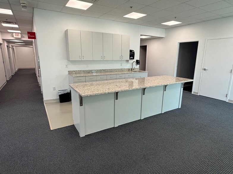 1 Technology Park Dr, Bourne, MA for lease - Building Photo - Image 2 of 16