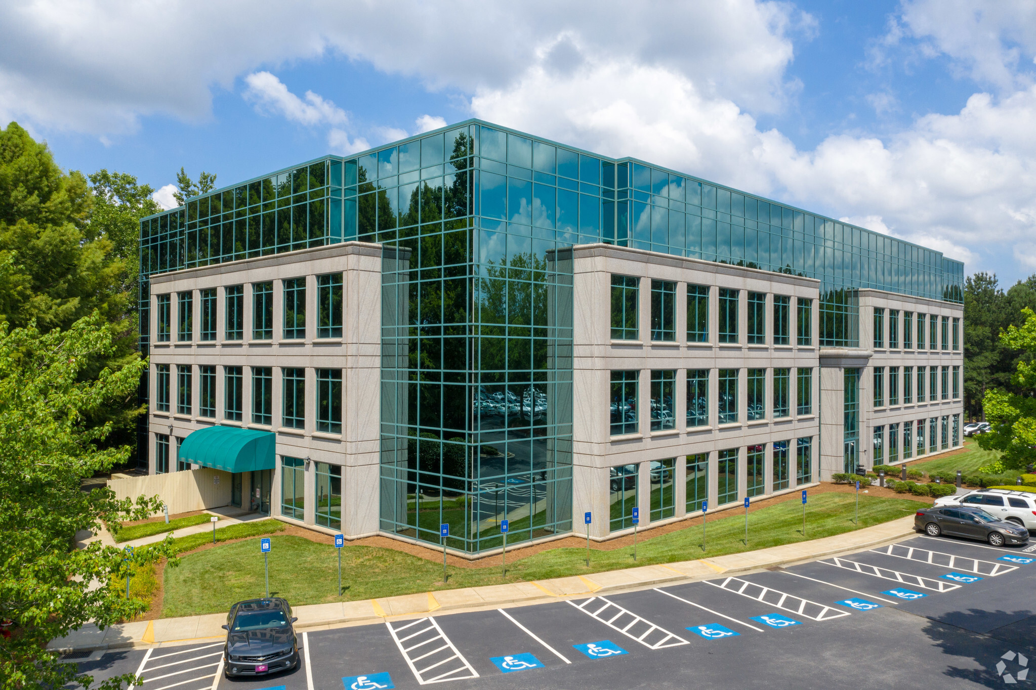 6465 E Johns Xing, Johns Creek, GA for lease Building Photo- Image 1 of 14