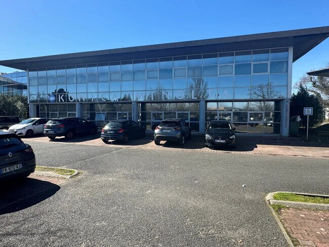 Location Bureaux 360 m² à 787 m²