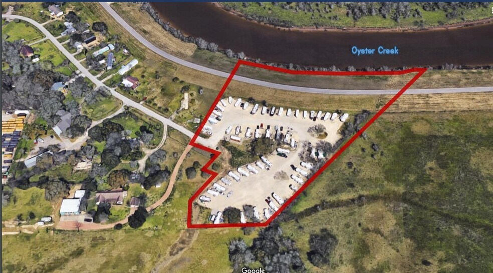 234 Tamanda Ln, Oyster Creek, TX 77541