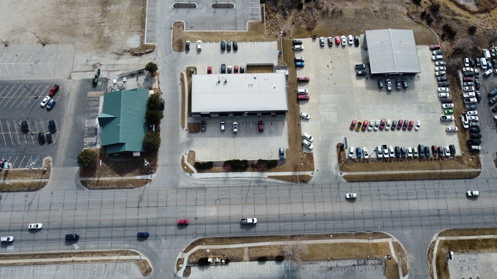 101 SW 14th Pl, Lincoln, NE for lease - Building Photo - Image 2 of 4