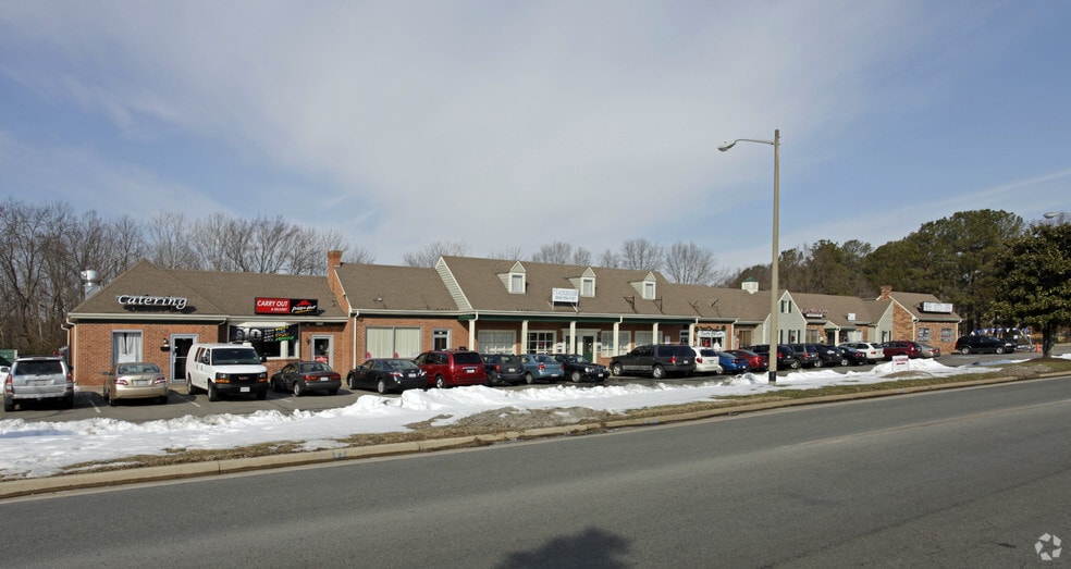 1104-1126 Westbriar Dr, Richmond, VA for lease - Primary Photo - Image 1 of 3