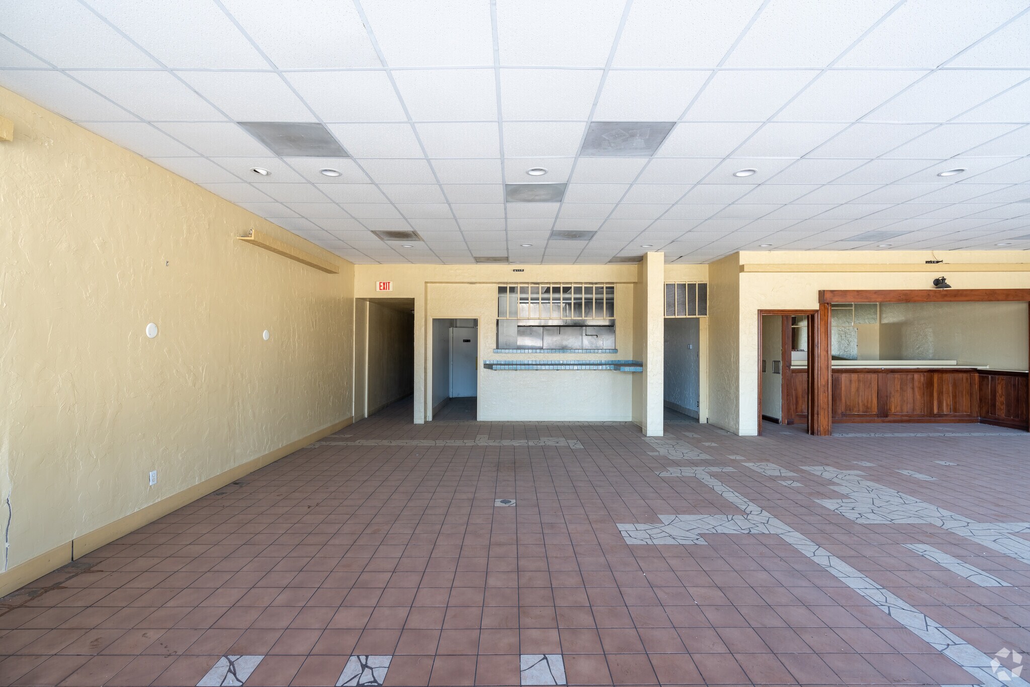 1915-1989 W Avenue L, Lancaster, CA for lease Interior Photo- Image 1 of 2