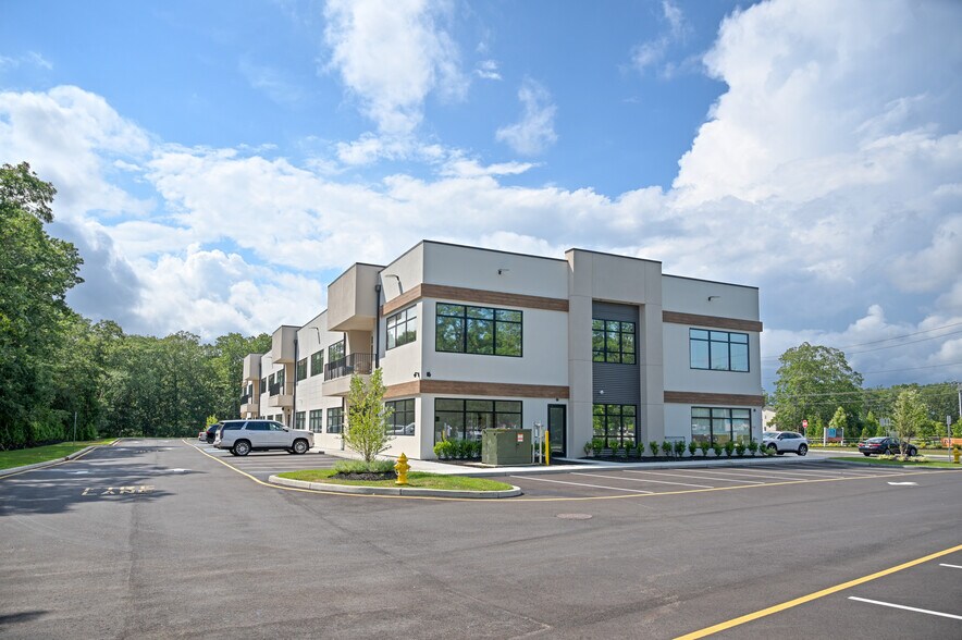 18 Cox Cro Rd, Toms River, NJ for lease - Building Photo - Image 2 of 34