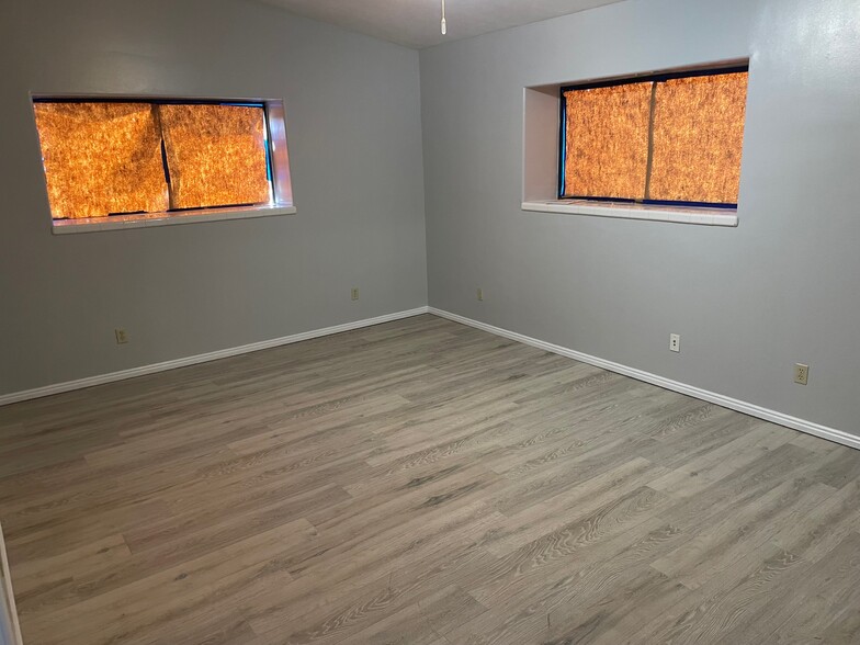 2052 Wasatch Rd, Evanston, WY for sale - Interior Photo - Image 3 of 18