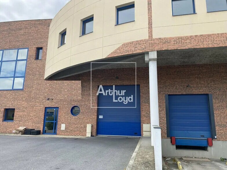 Office in Moissy-Cramayel for lease - Building Photo - Image 2 of 6