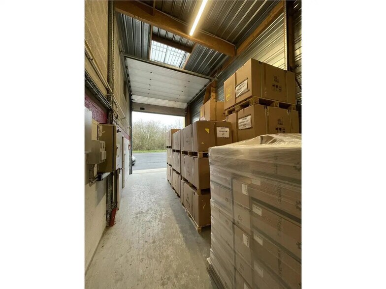 Flex in Fondettes for lease - Interior Photo - Image 3 of 15