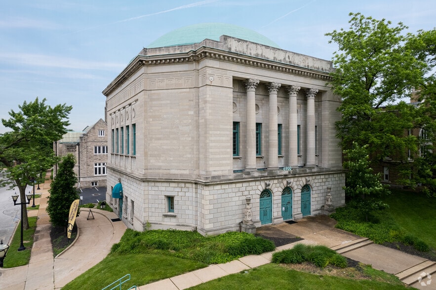 6900 Delmar Blvd, University City, MO for lease - Building Photo - Image 1 of 4