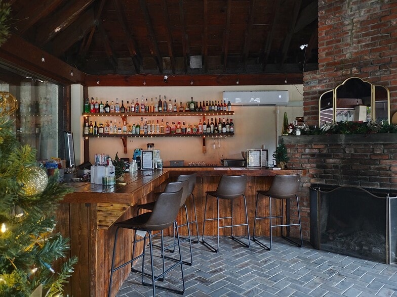 Bailey Event Venue & Restaurant portfolio of 2 properties for sale on LoopNet.com - Building Photo - Image 3 of 34