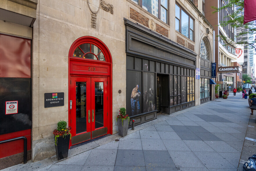 215 S Broad St, Philadelphia, PA for lease - Building Photo - Image 3 of 4