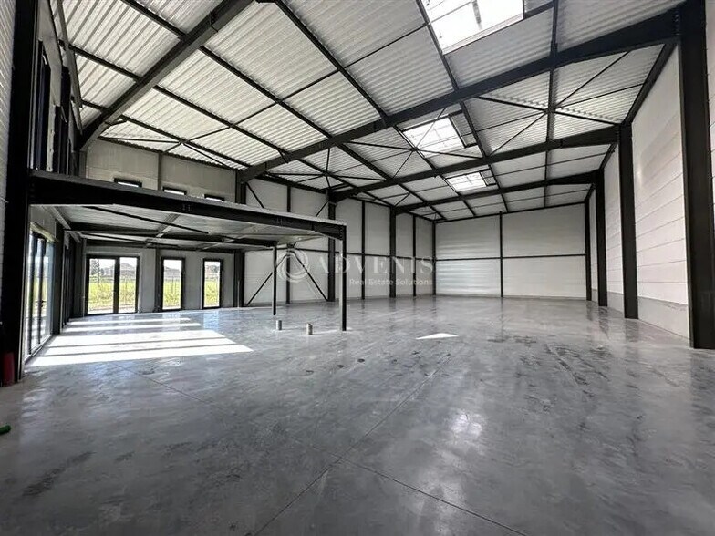 Industrial in Cysoing for lease - Interior Photo - Image 2 of 8