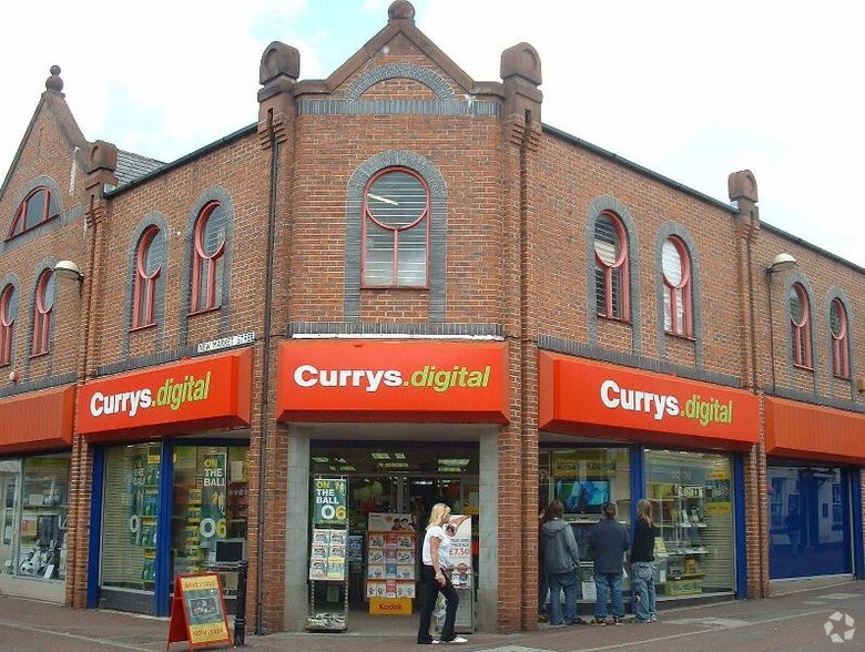 31 Chapel St, Chorley for lease - Building Photo - Image 2 of 7