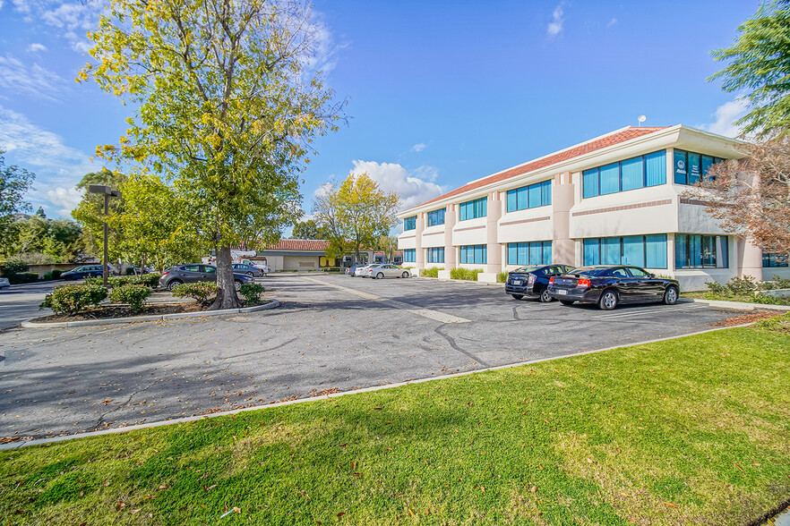 1965-1985 Yosemite Ave, Simi Valley, CA for sale - Building Photo - Image 1 of 1