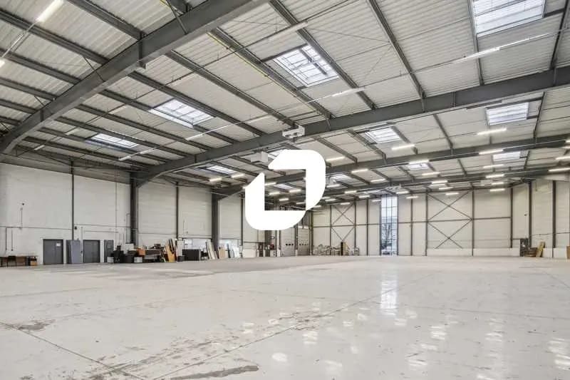 Office in Le Mesnil-Amelot for lease - Interior Photo - Image 3 of 30