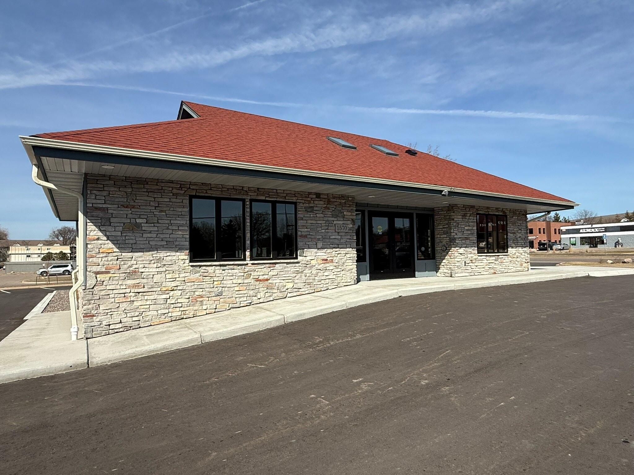 1570 Century Pt, Eagan, MN for lease Building Photo- Image 1 of 4