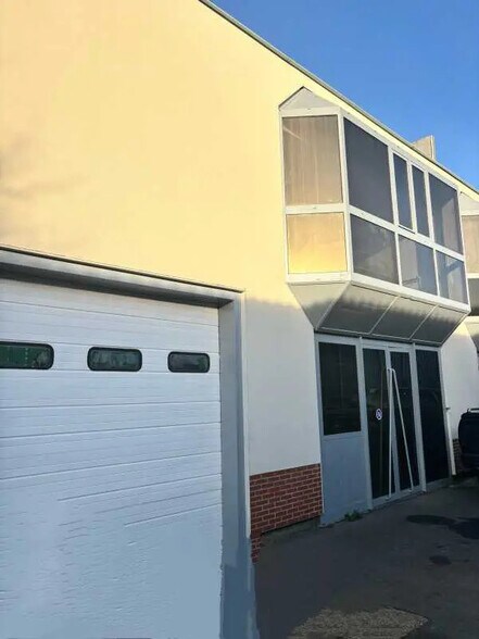 Flex in Champigny-sur-Marne for lease - Building Photo - Image 2 of 9