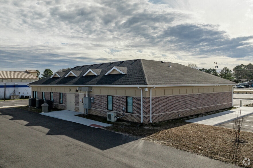 1403 S Church St, Smithfield, VA for sale - Building Photo - Image 3 of 5