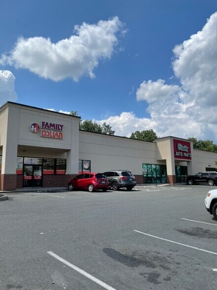 125-129 Silas Deane Hwy, Wethersfield, CT for lease - Building Photo - Image 1 of 6