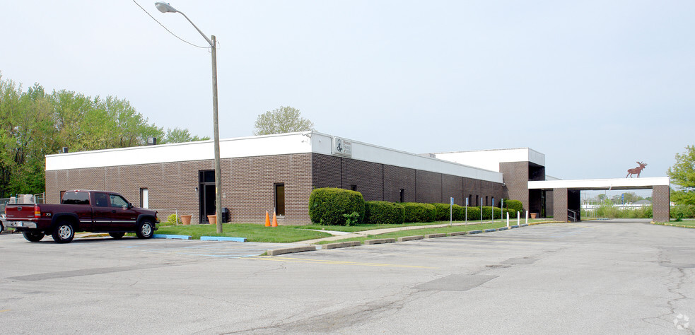 7055 E 16th St, Indianapolis, IN for sale - Primary Photo - Image 1 of 1