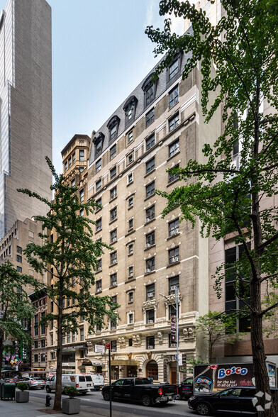 109 W 45th St, New York, NY 10036 | LoopNet