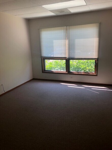 5400 W Elm St, Mchenry, IL for sale - Interior Photo - Image 1 of 1